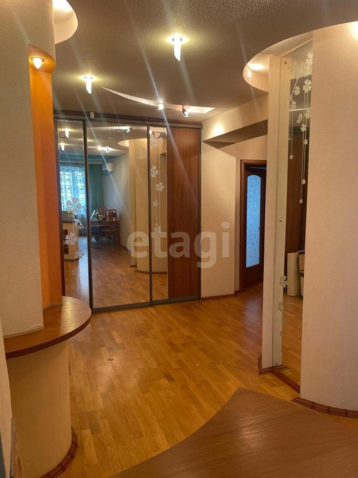 5-комн квартира Авиационная, 57