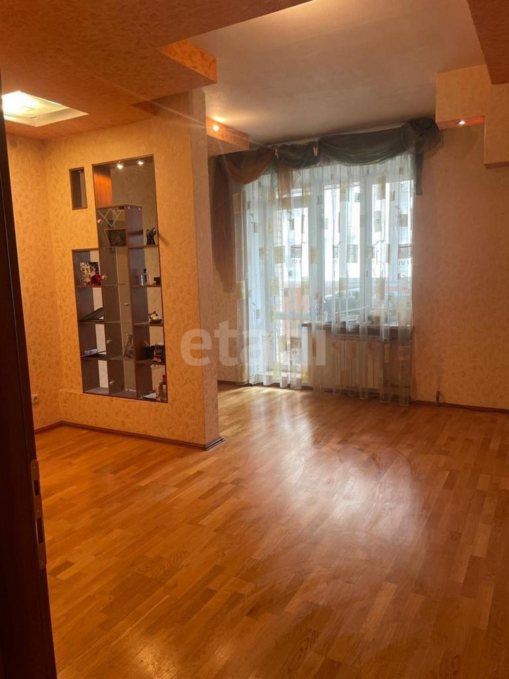5-комн квартира Авиационная, 57