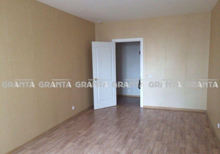 3-комн квартира ул Батурина, 38