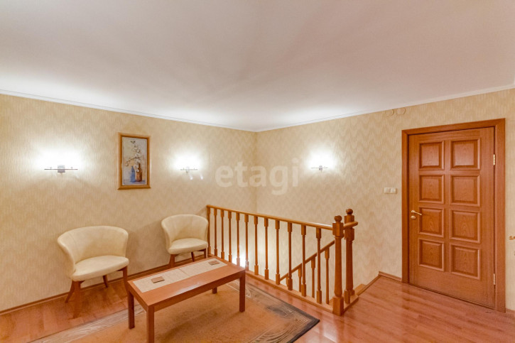 4-комн квартира улица Возрождения, 24  к