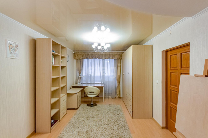 4-комн квартира улица Возрождения, 24  к