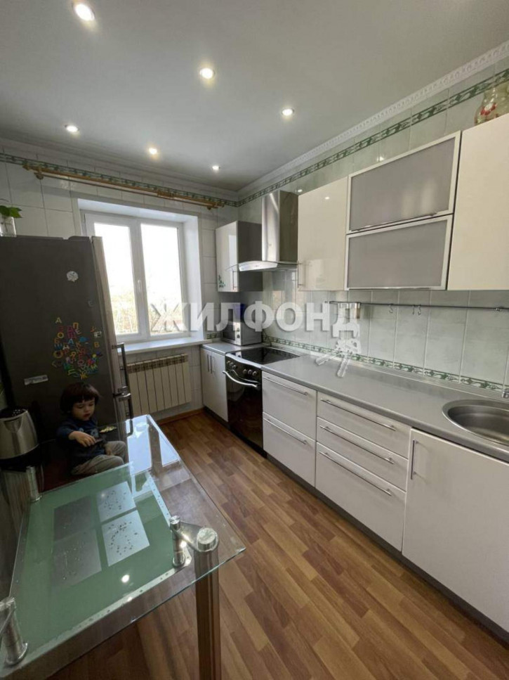 3-комн квартира Кочетова улица, д.55/1