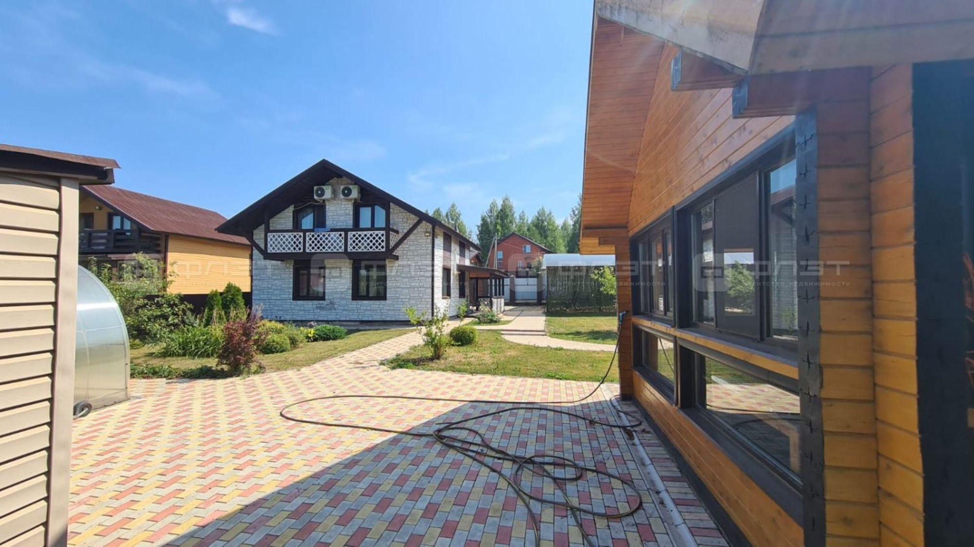 Купить дачу, дом, коттедж за 12 300 000 рублей на ул. Романтика