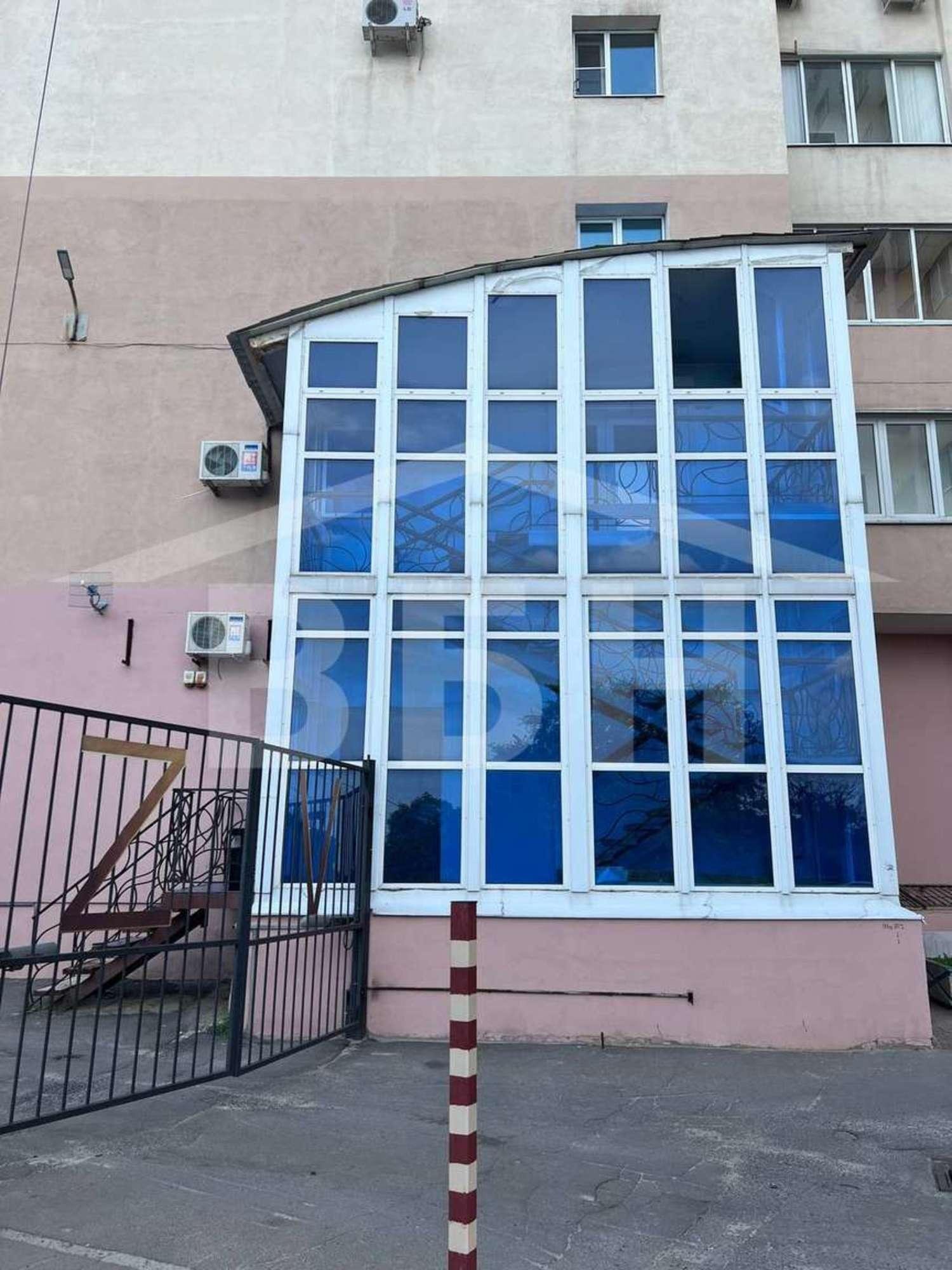 Купить офис, помещение под офис за 9 000 000 рублей на 20-летия Октября улица, 64