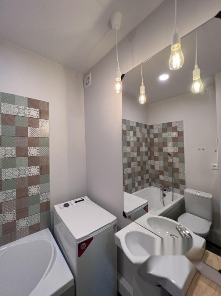 2-комн квартира ул Республики, 92