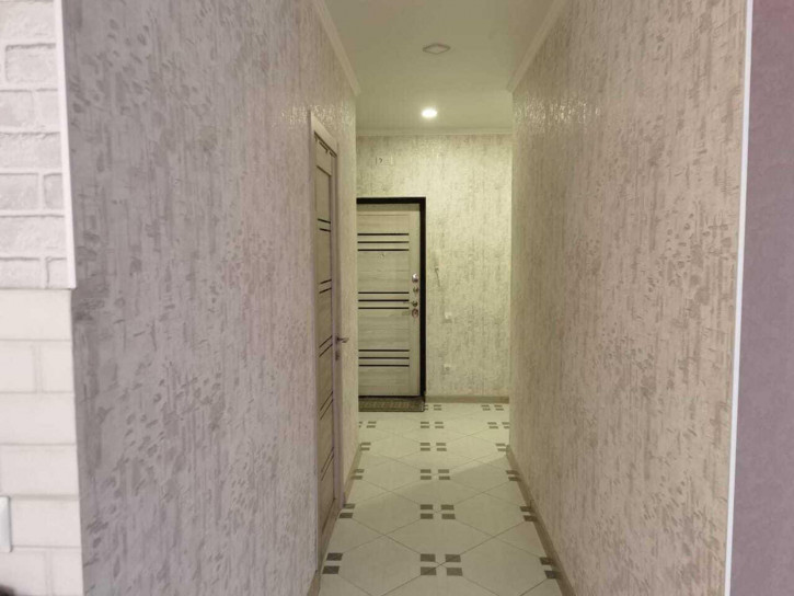 4-комн квартира улица Крылова, 113