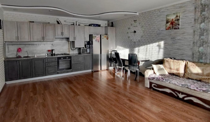 2-комн квартира Ленинградская улица, 41
