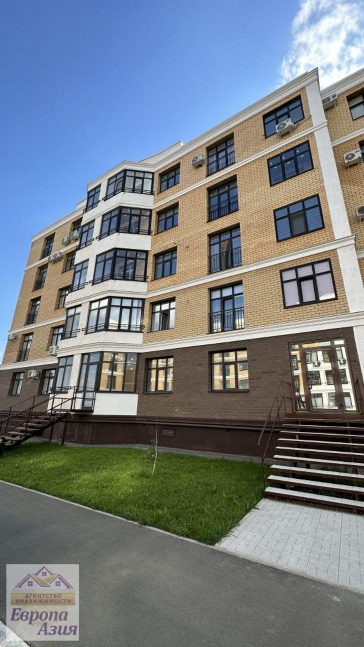 3-комн квартира Ильи Глазунова ул, 2