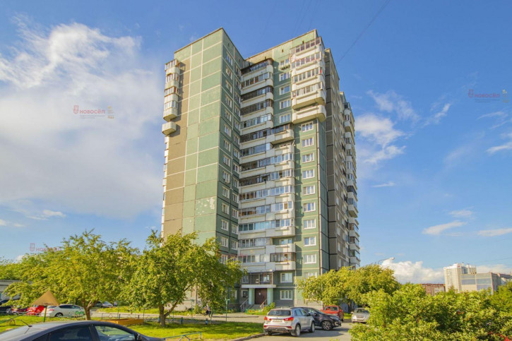 3-комн квартира Есенина 4