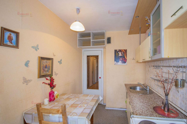 3-комн квартира Есенина 4