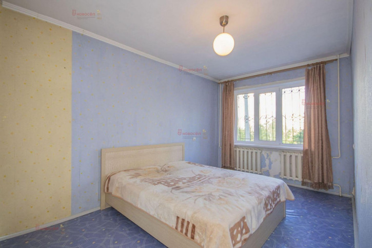 3-комн квартира Есенина 4