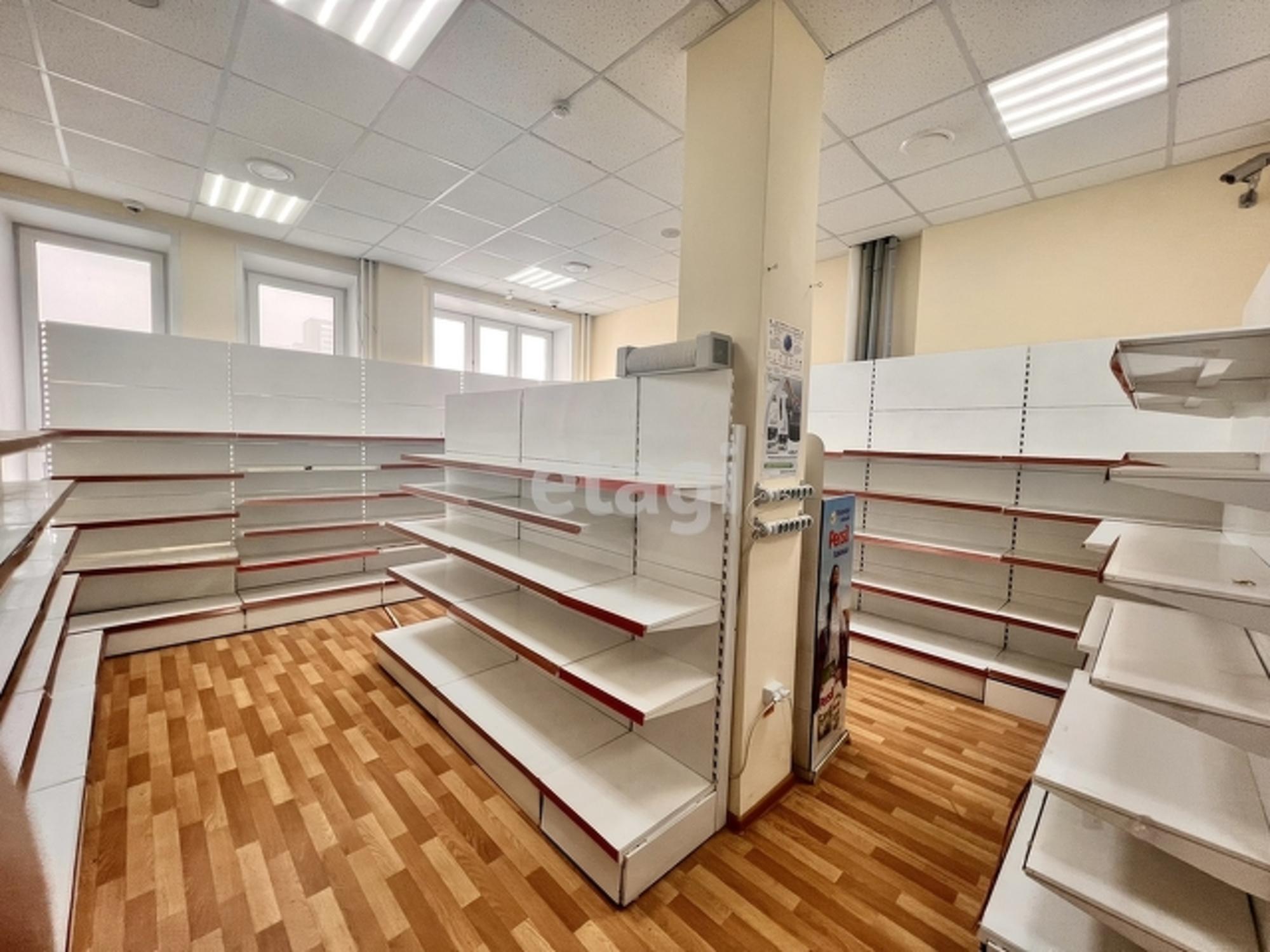 Купить торговое помещение за 6 000 000 рублей на Норильская улица
