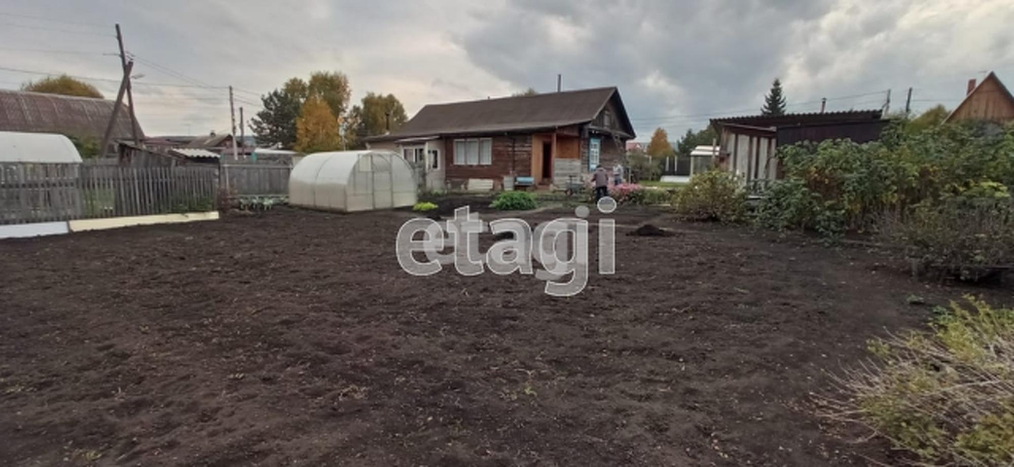 Купить дачу, дом, коттедж за 3 500 000 рублей на Центральная улица