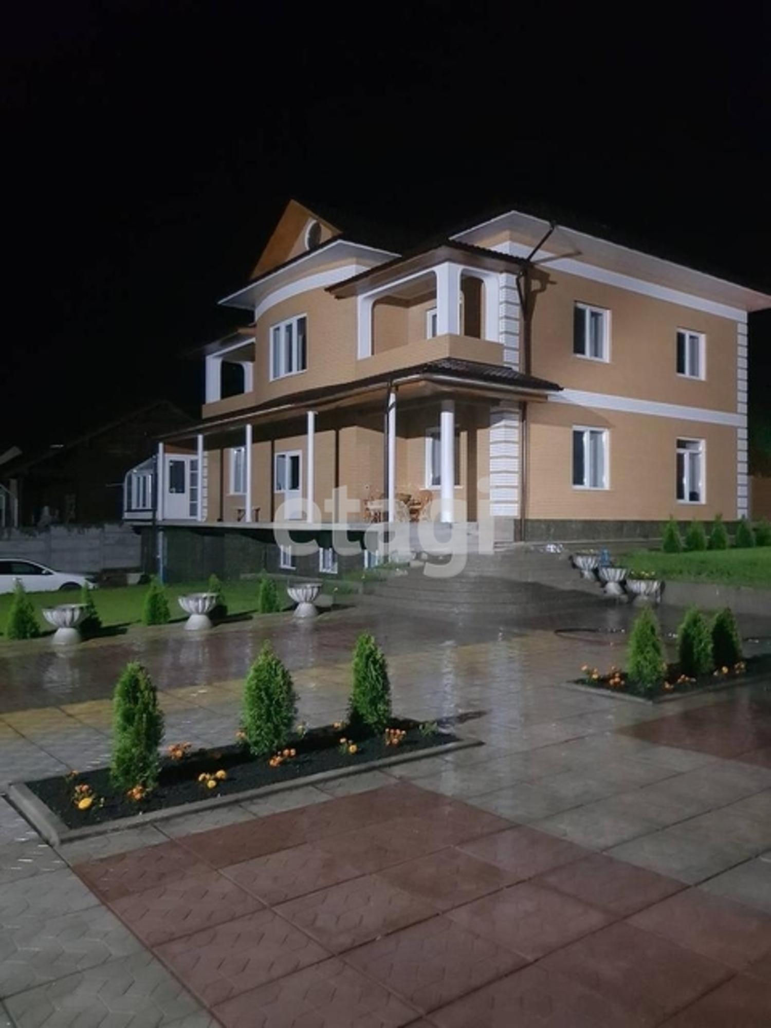 Купить дачу, дом, коттедж за 38 500 000 рублей на Array