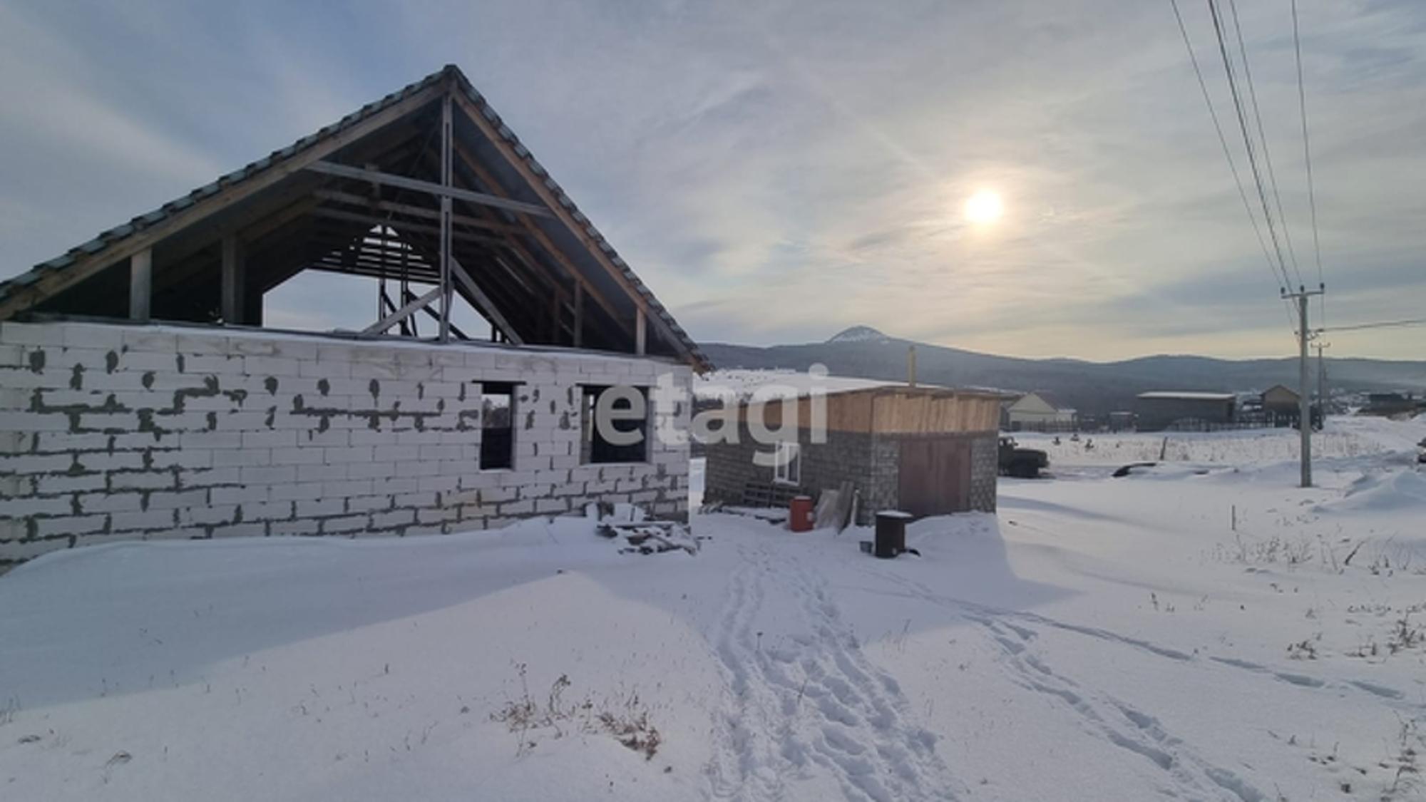 Купить дачу, дом, коттедж за 2 400 000 рублей на Array