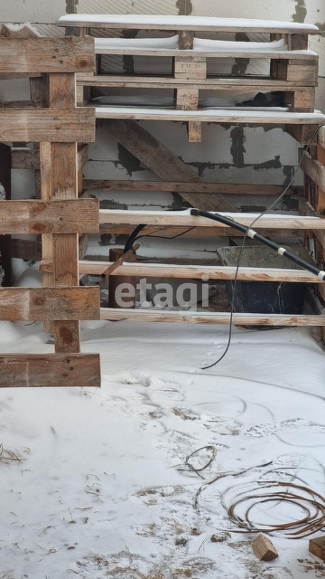 Купить дачу, дом, коттедж за 2 400 000 рублей на Array
