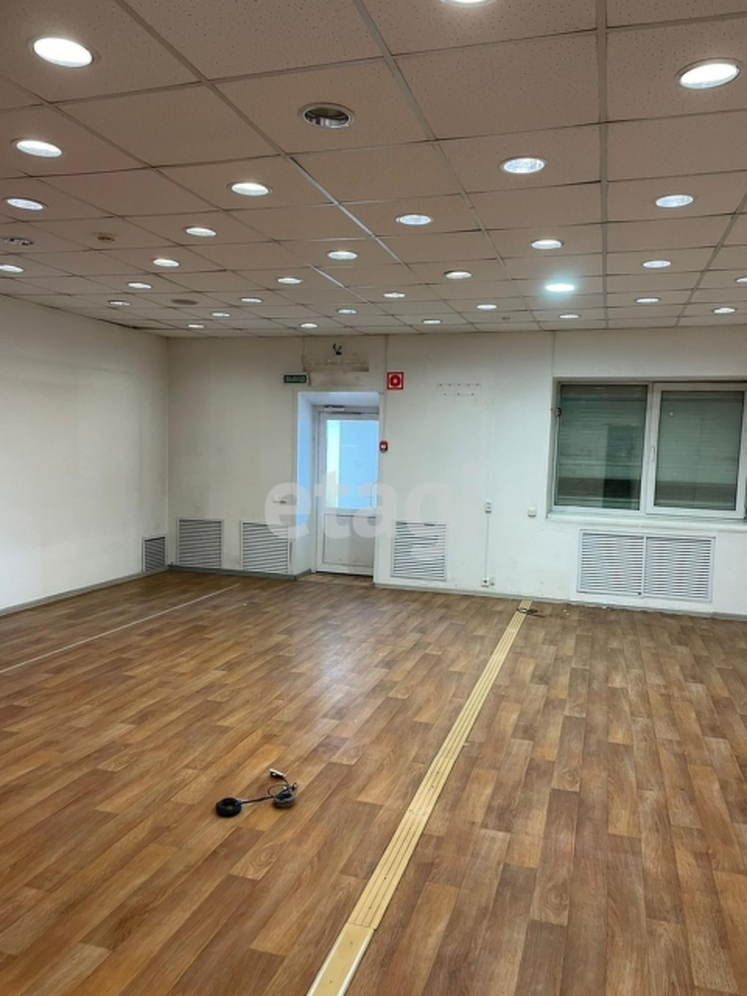 Купить торговое помещение за 8 500 000 рублей на улица Калинина