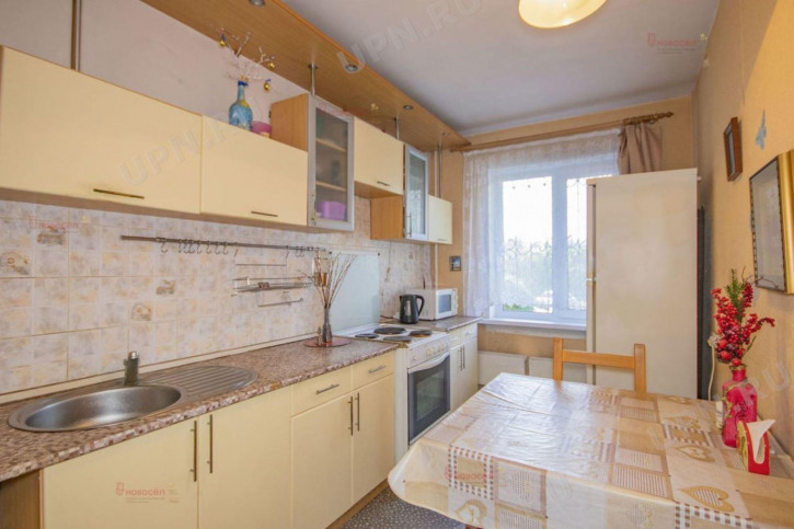 3-комн квартира есенина, 4