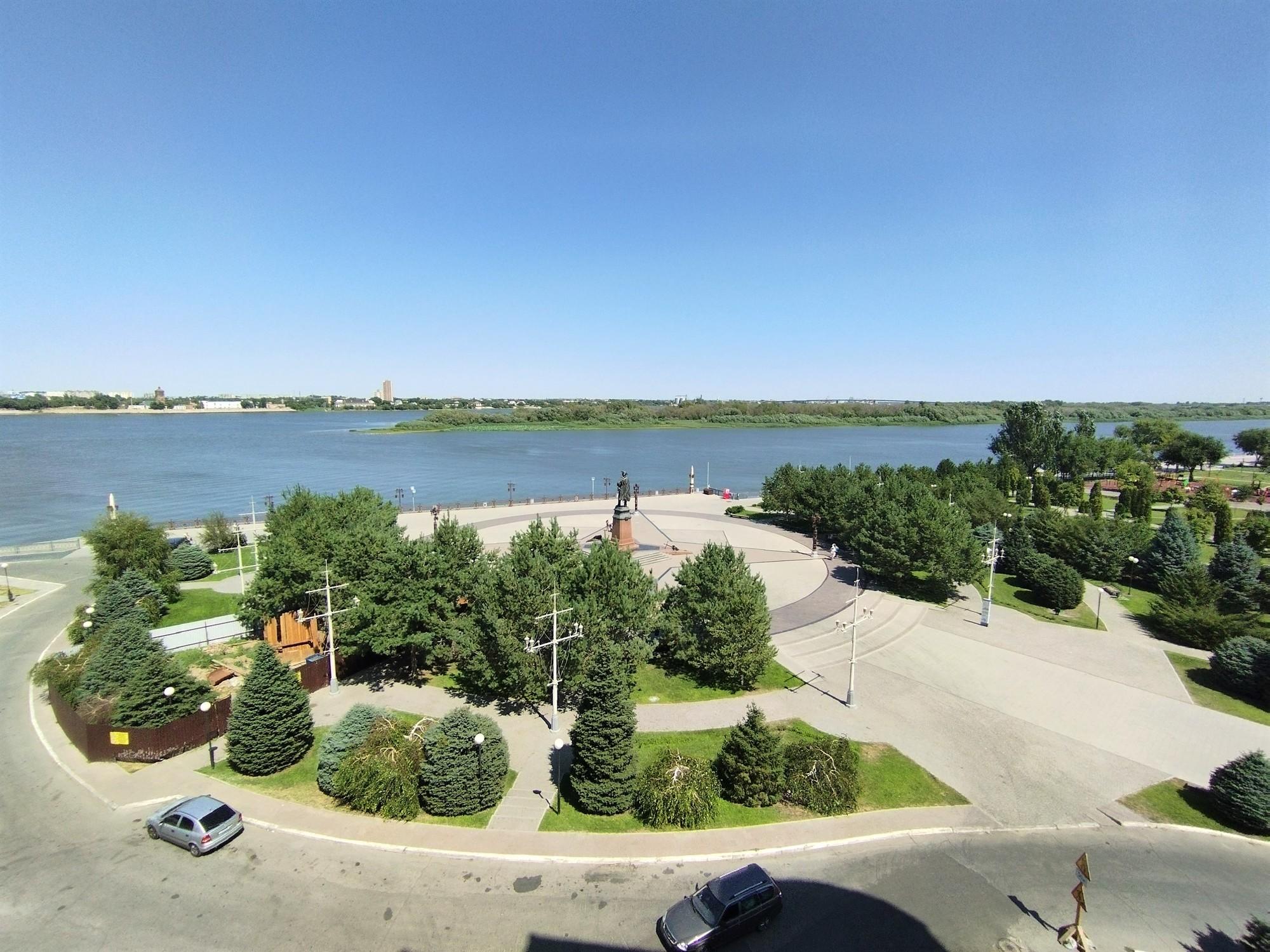 Купить квартиру за 19 990 000 рублей на г. Астрахань, Кировский район, проспект Губернатора Анатолия Гужвина 3