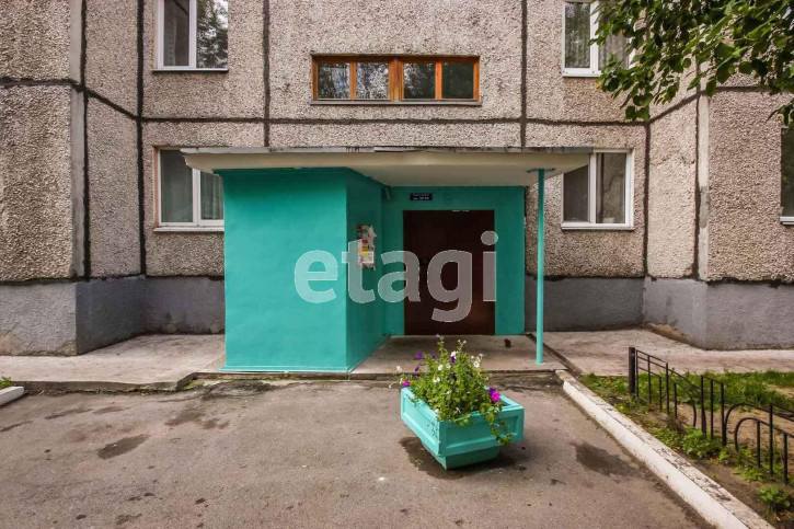 3-комн квартира Республики, 221