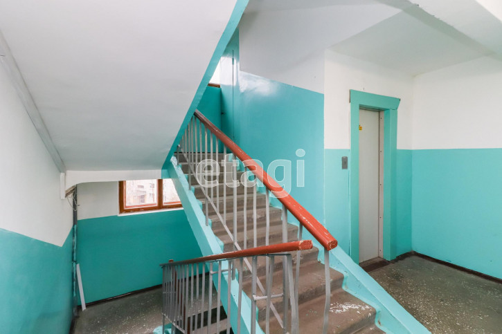 2-комн квартира Республики, 221