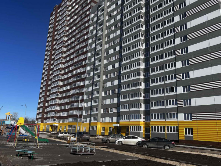 3-комн квартира в новом доме улица Юркина, 10