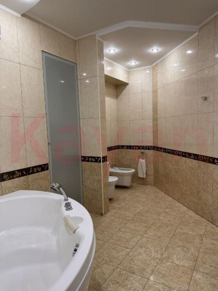 4-комн квартира Красногвардейская ул.