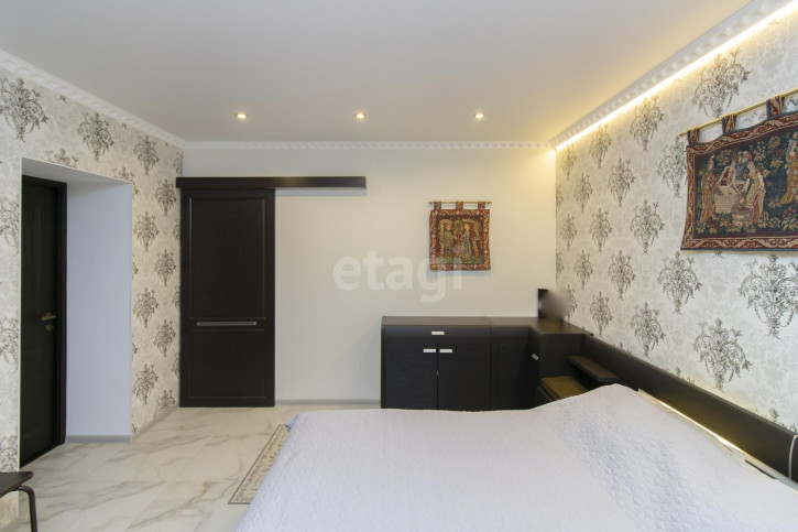 3-комн квартира Немцова, 71