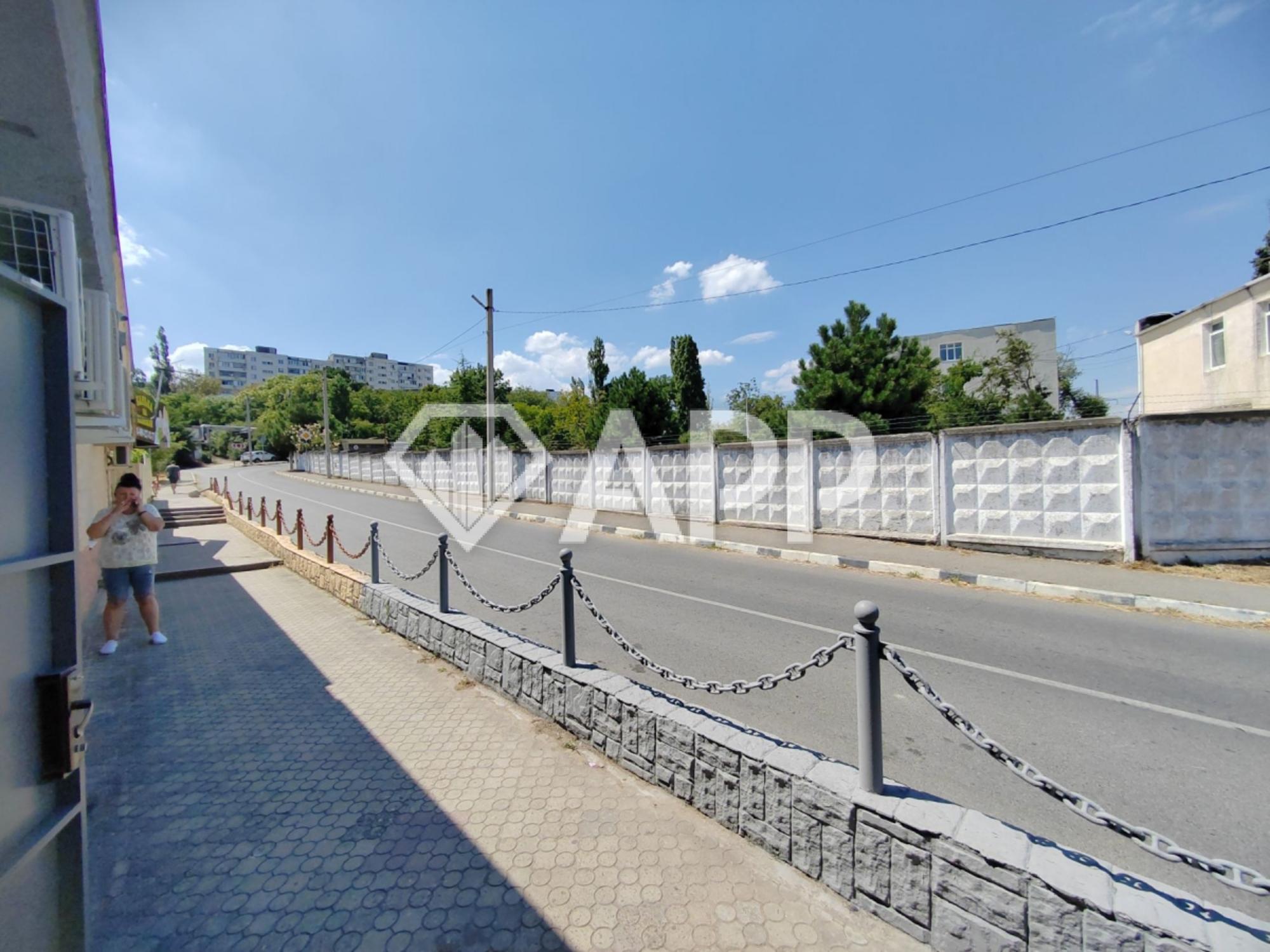 Купить торговое помещение за 22 000 000 рублей на ул Камская, 11