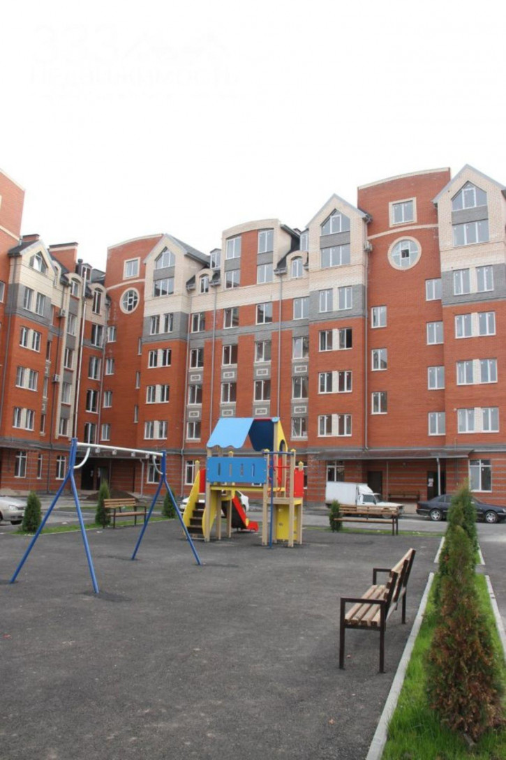 3-комн квартира в новом доме Курсантов Кировцев ул, 15