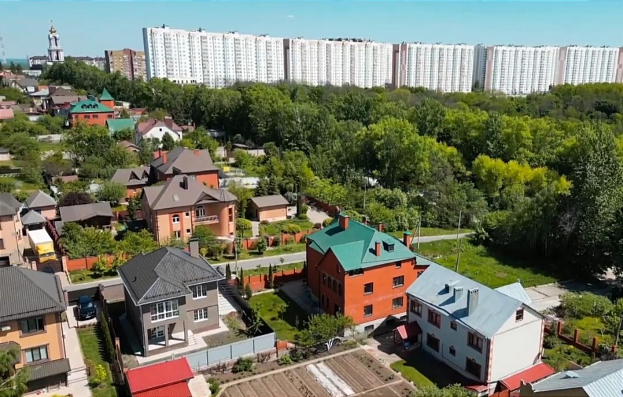 Купить дачу, дом, коттедж за 22 500 000 рублей на Тропинка ул., 35