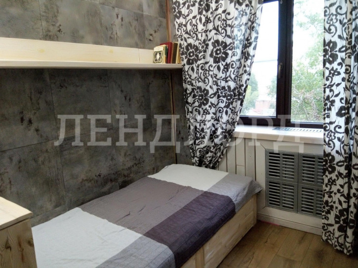 2-комн квартира улица Закруткина, 38/22