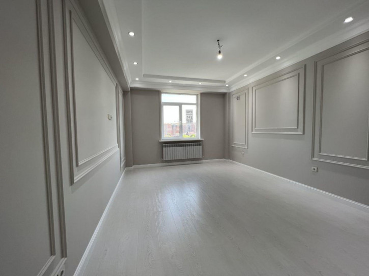 2-комн квартира Крайнего ул, 74