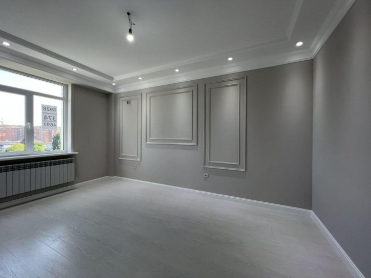 2-комн квартира Крайнего ул, 74