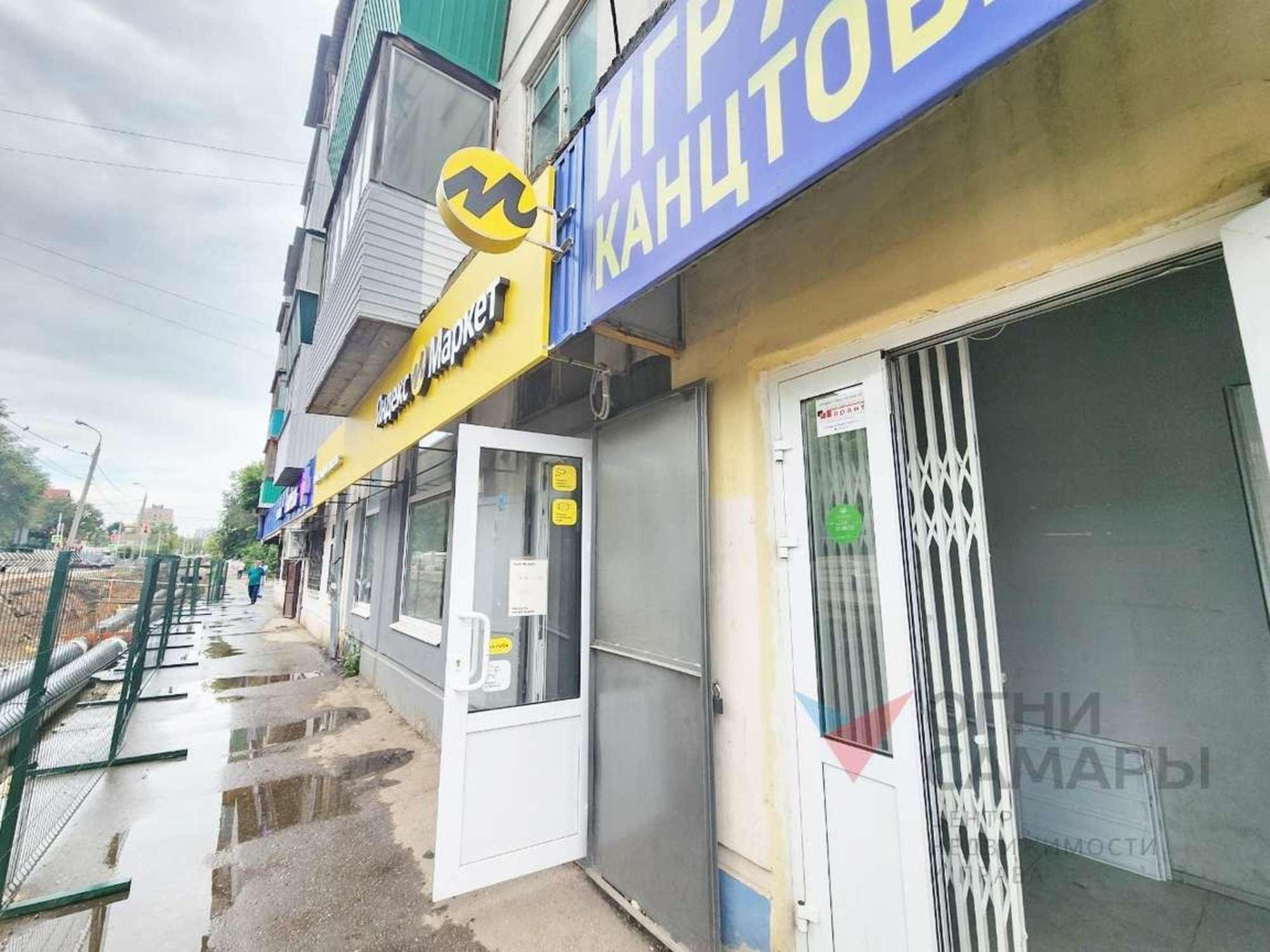 Купить торговое помещение за 24 300 000 рублей на Мориса Тореза улица, 99