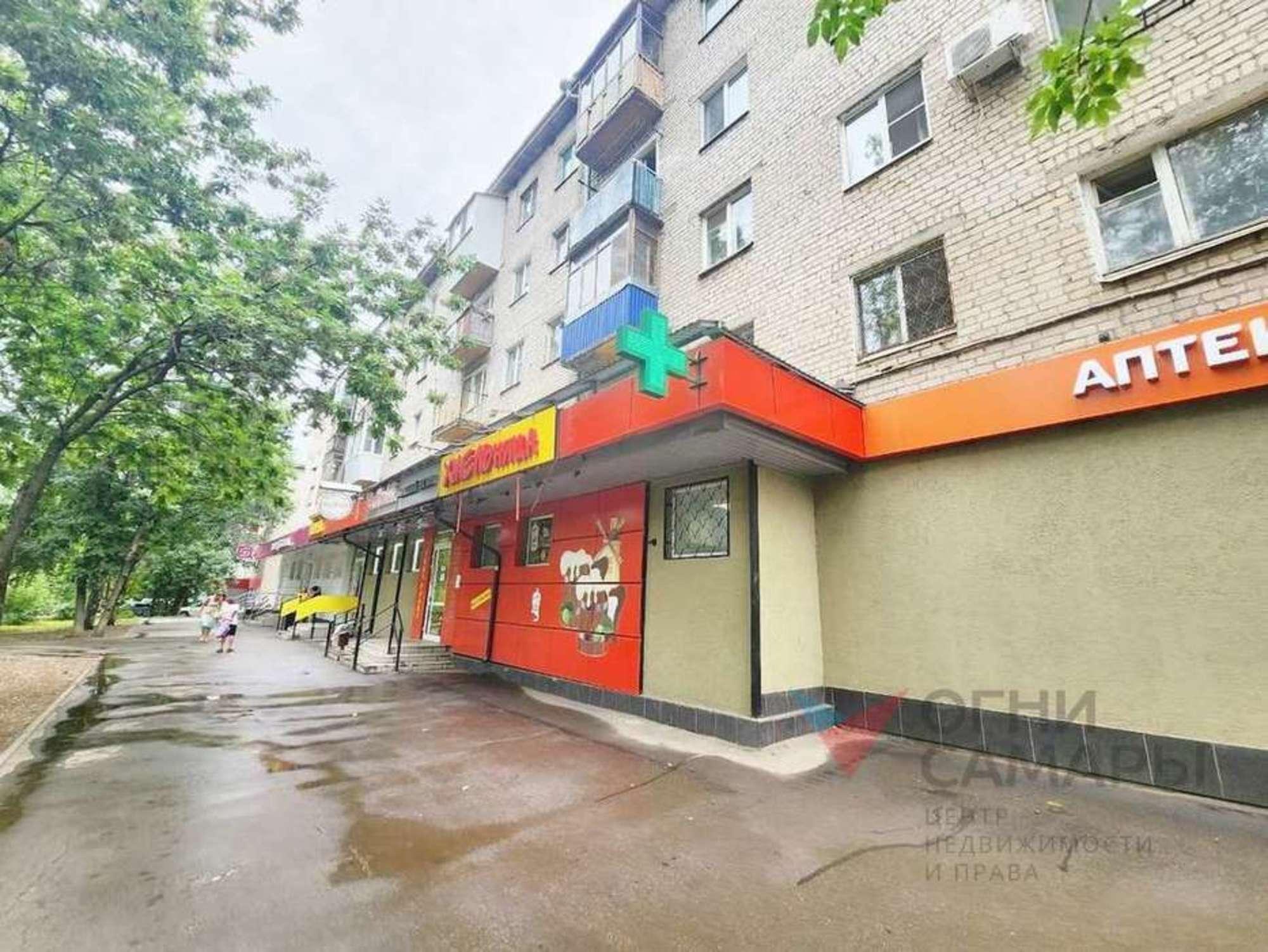 Купить торговое помещение за 24 300 000 рублей на Мориса Тореза улица, 99