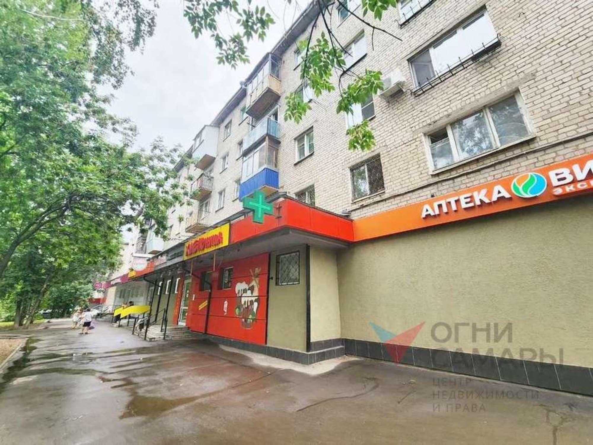 Купить торговое помещение за 24 300 000 рублей на Мориса Тореза улица, 99