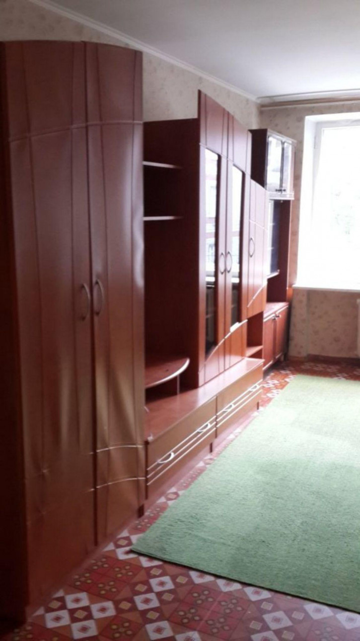 3-комн квартира Родионова ул, 1