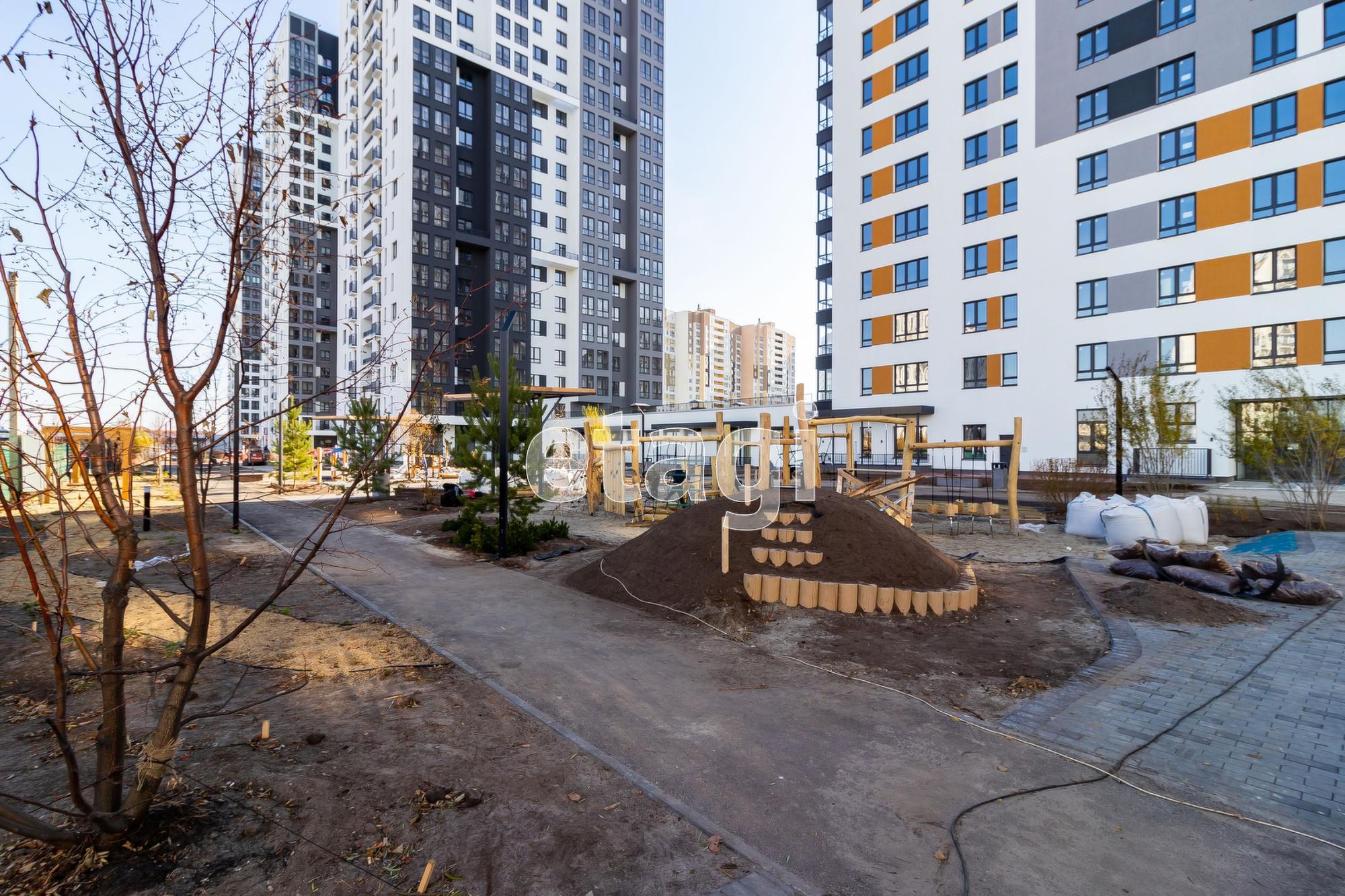 Купить квартиру за 10 000 000 рублей на Фармана Салманова, 24