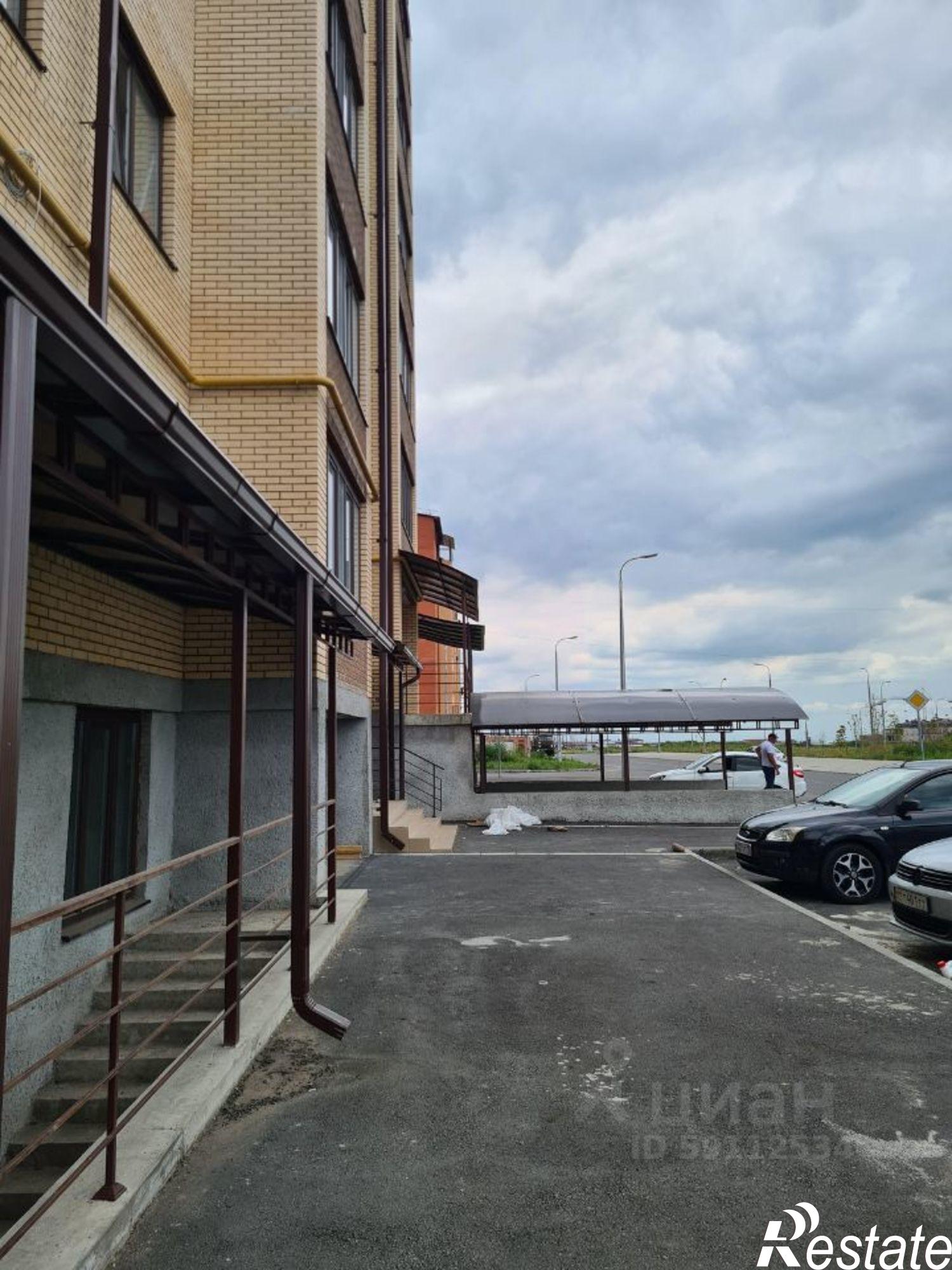 Купить торговое помещение за 4 220 020 рублей на проспект Героев Отечества, 3