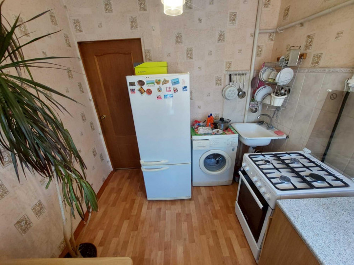 2-комн квартира Октября пр-кт, 18