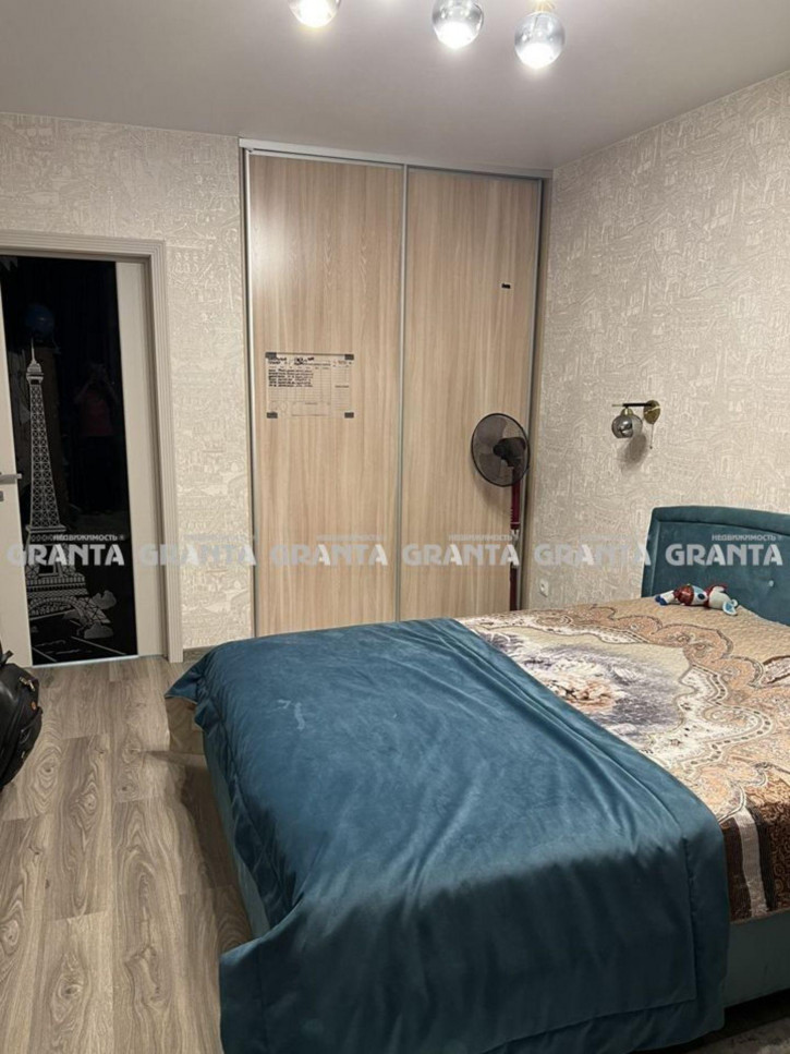 4-комн квартира ул Алексеева, 34