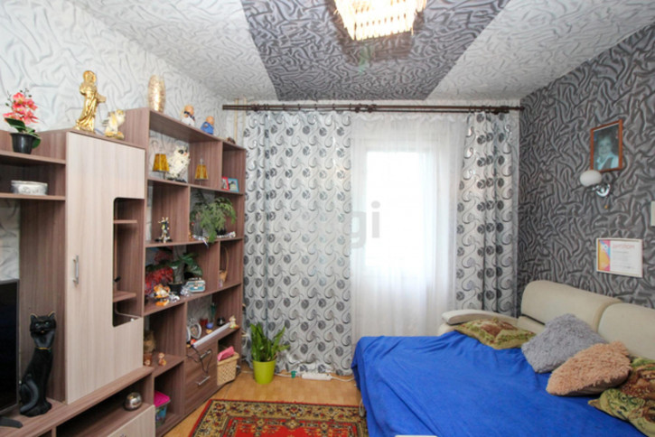 4-комн квартира улица Петрушина