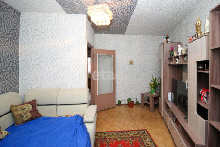 4-комн квартира улица Петрушина