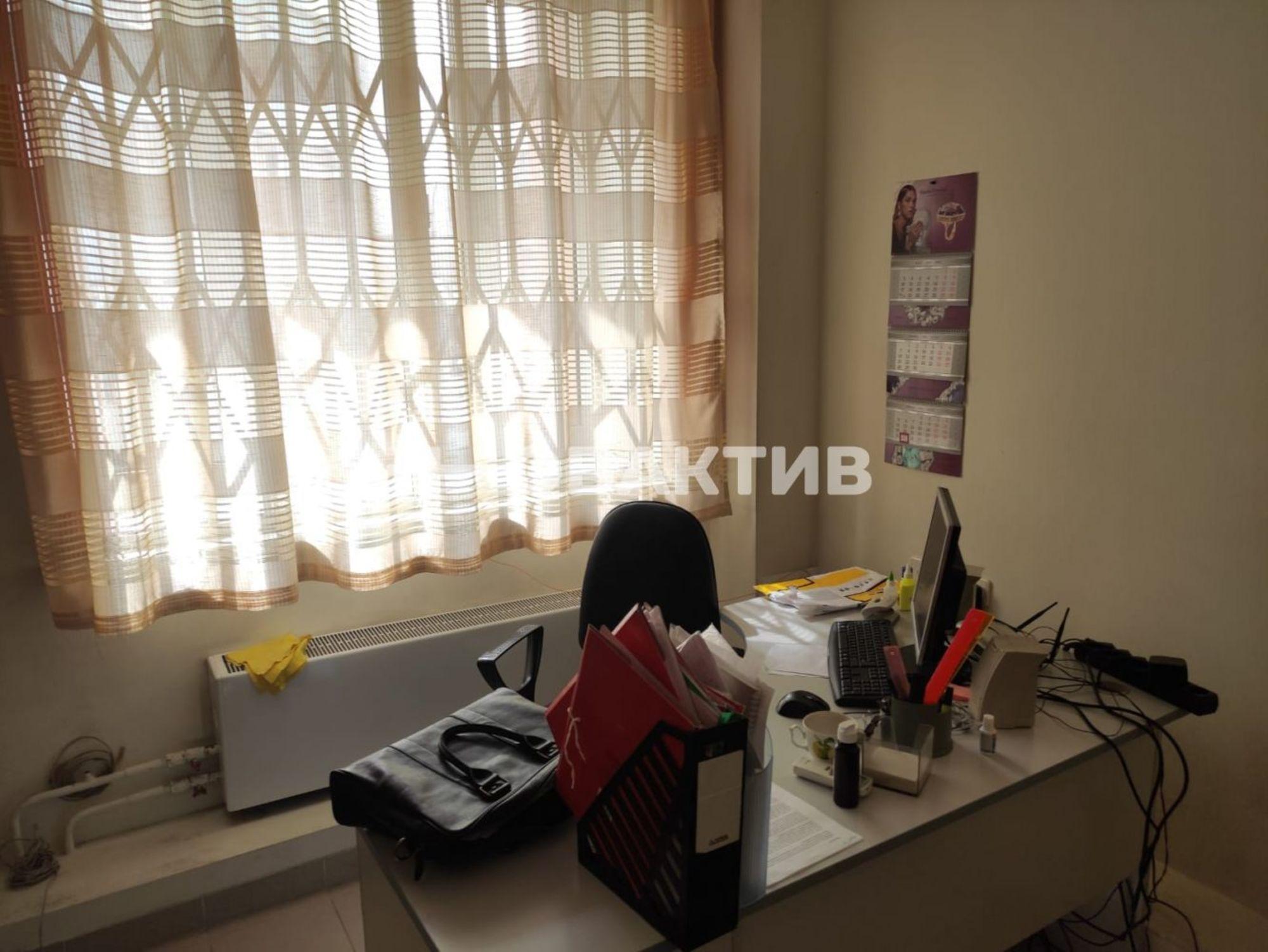 Сдать торговое помещение за 180 000 рублей на улица Челюскинцев, 48/1