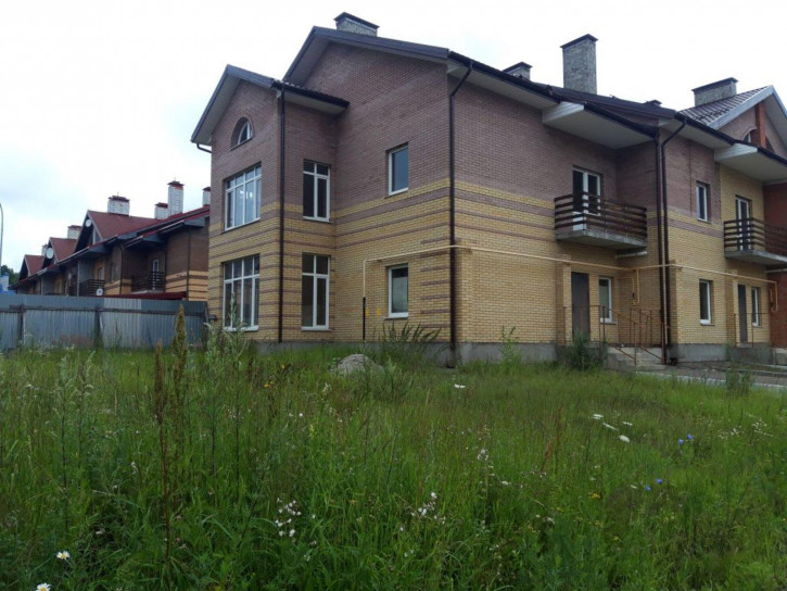 Коттедж/дом Окуловой ул, 73 к.1