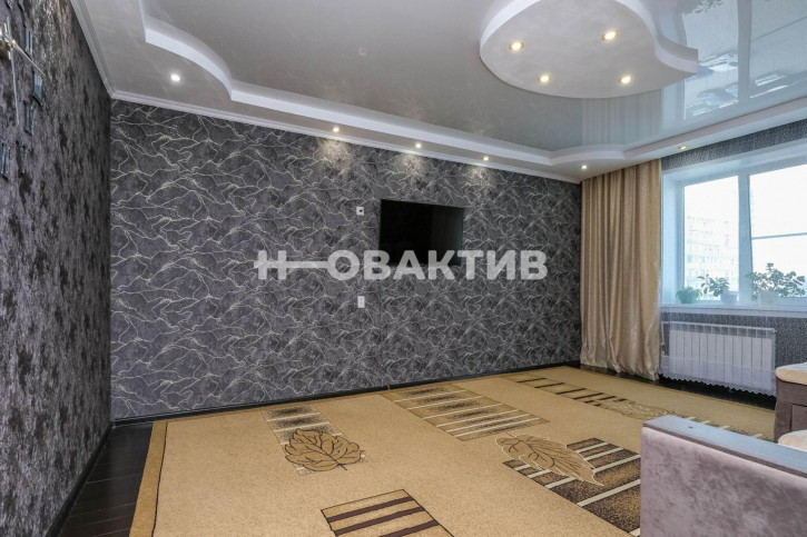 2-комн квартира улица Виталия Потылицына, 1