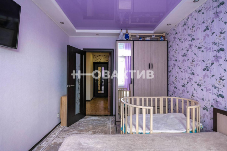 2-комн квартира улица Виталия Потылицына, 1