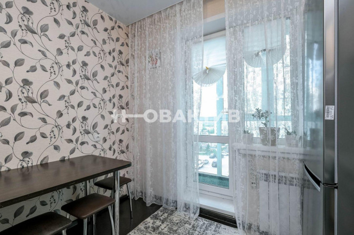 2-комн квартира улица Виталия Потылицына, 1