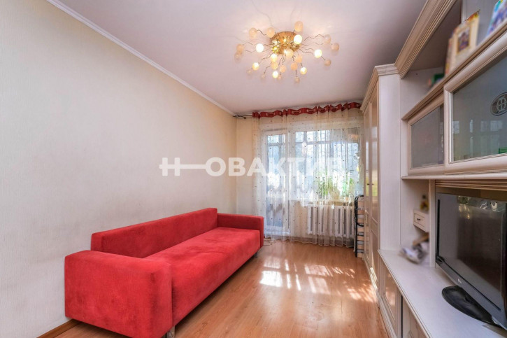 2-комн квартира Россия, Новосибирск, улица Ольги Жилиной, 58